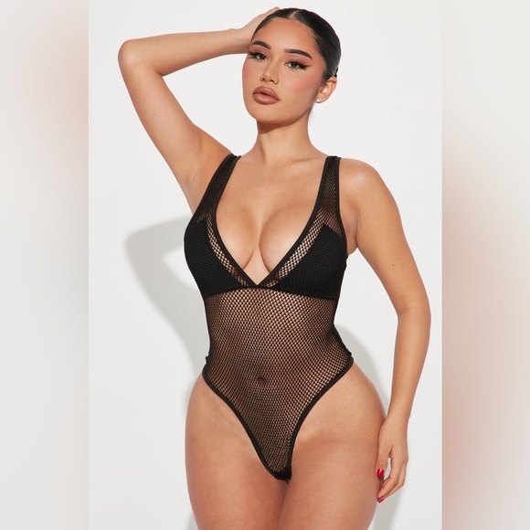 Brand New FASHION NOVA Don’t Get Caught Up Bodysuit Size Medium Festival - Picture 2 of 4